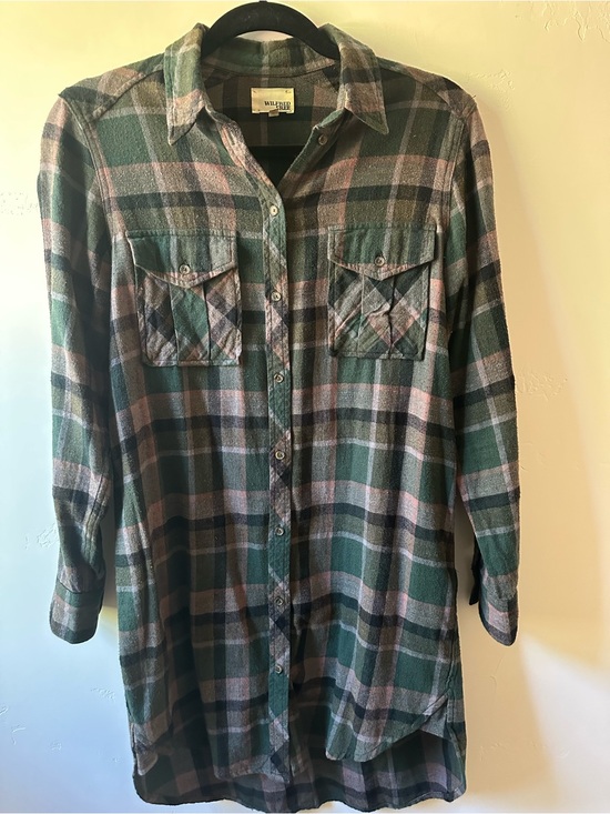 Wilfred Dresses & Skirts - Wilfred Green and Pink Plaid Button-Front Shirt Dress